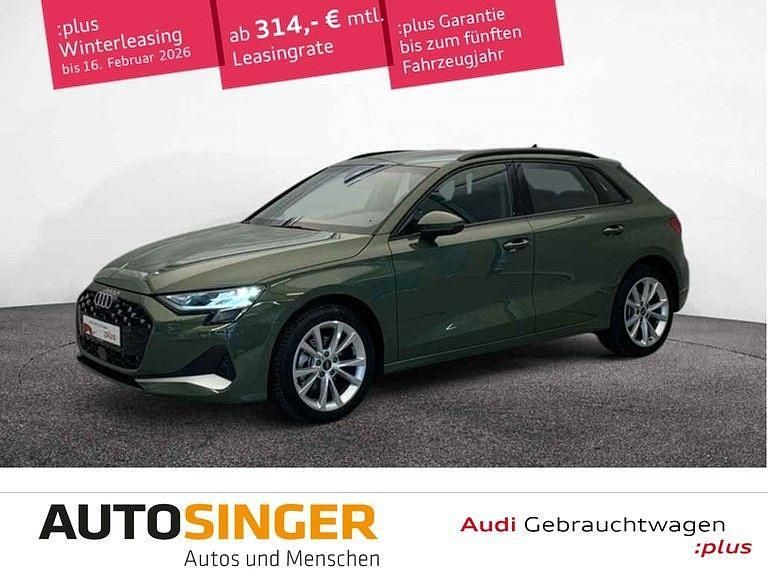 Distriktgrün metallic Gebraucht 2024 Audi A3 Advanced Plus Limousine | 32.710 € (Superpreis) - Bild 1/4