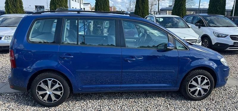 Gebraucht VW Touran Trendline 105 PS (77 kW) 2009 Blau Van / Kleinbus
