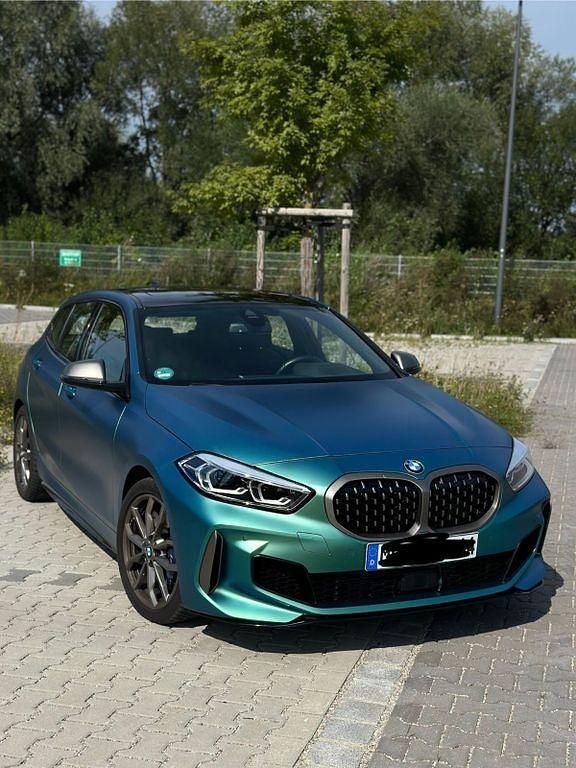 Grau Gebraucht 2023 BMW M135 Performance Kleinwagen | 33.500 € (Guter Preis) - Bild 1/4