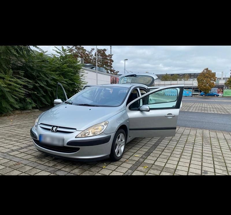 Silber Gebraucht 2004 Peugeot 307 Limousine | 3.000 € - Bild 1/4
