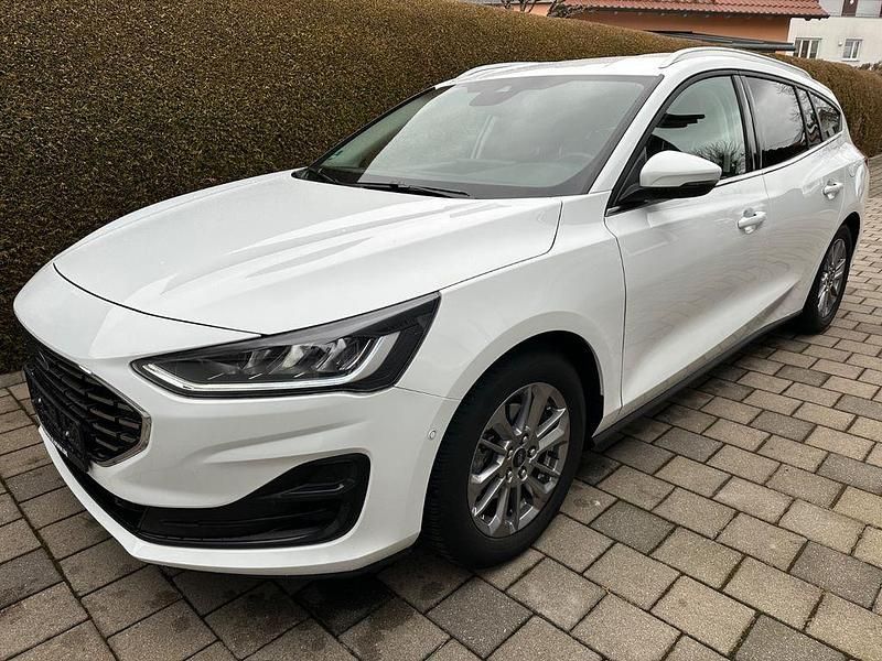 Gebraucht Ford Focus Titanium X 116 PS (85 kW) 2023 Weiß Limousine