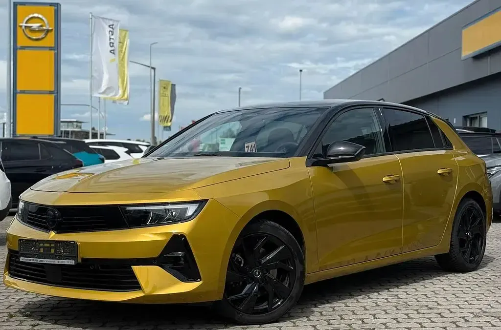 Gebraucht Opel Astra 131 PS (96 kW) 2024 Gelb Kleinwagen