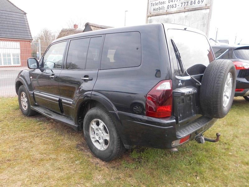 Gebraucht Mitsubishi Pajero Edition 160 PS (117 kW) 2003 Schwarz SUV