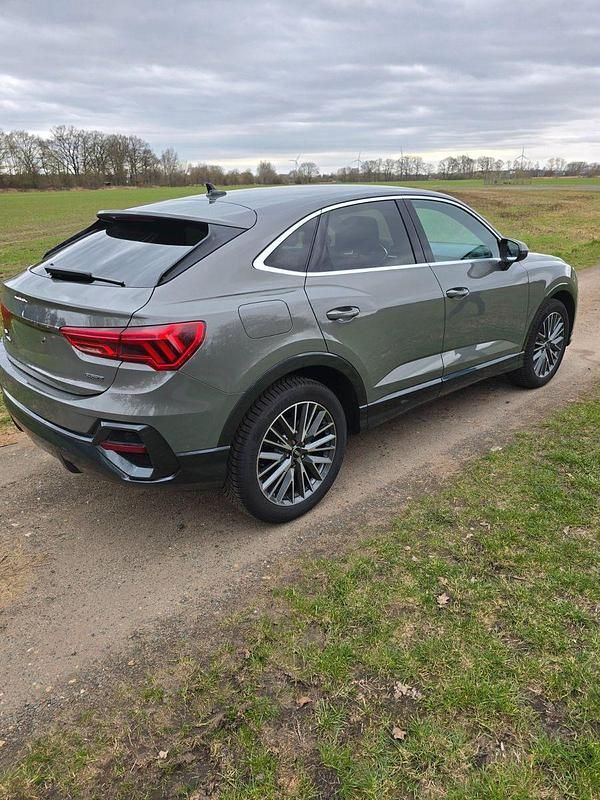 Gebraucht Audi Q3 Sport 190 PS (139 kW) 2023 Grau SUV