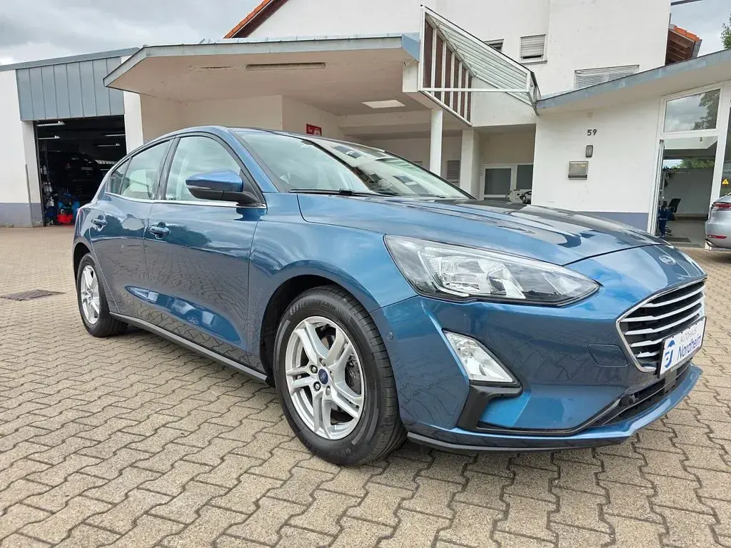 Gebraucht Ford Focus Cool & Connect 120 PS (88 kW) 2020 Chromablau metallic Limousine