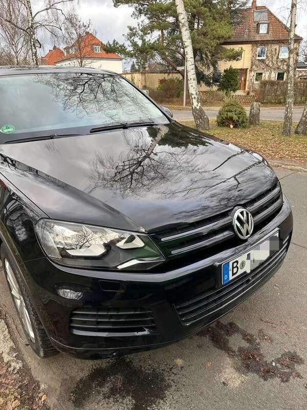 Schwarz Gebraucht 2013 VW Touareg Exclusive SUV | 16.523 € (Fairer Preis) - Bild 1/4
