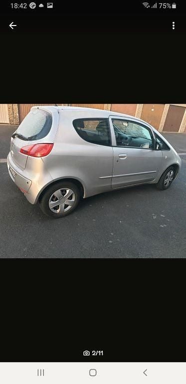 Gebraucht Mitsubishi Colt Invite 95 PS (69 kW) 2006 Silber Limousine