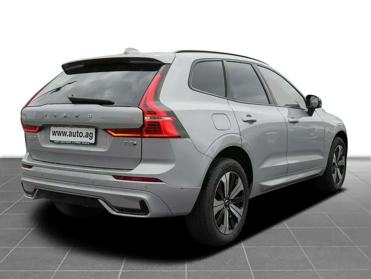 Gebraucht Volvo XC60 Business Edition 455 PS (334 kW) 2024 Silver dawn SUV