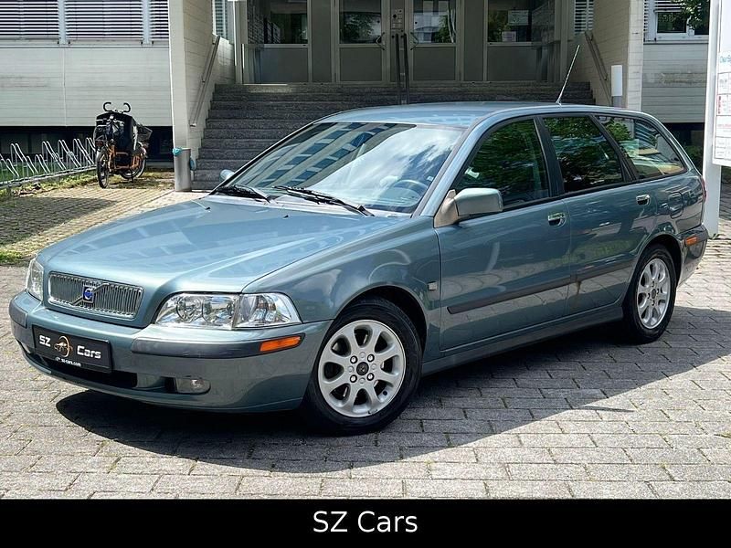 Grün Gebraucht 2002 Volvo V40 Comfort Kombi | 499 € (Superpreis) - Bild 1/4