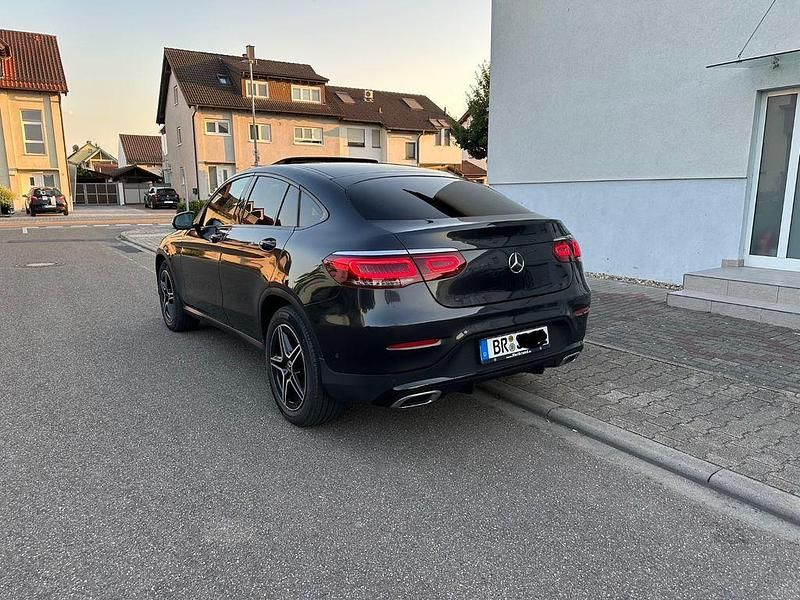 Gebraucht Mercedes GLC220 AMG 194 PS (142 kW) 2019 Schwarz Coupé
