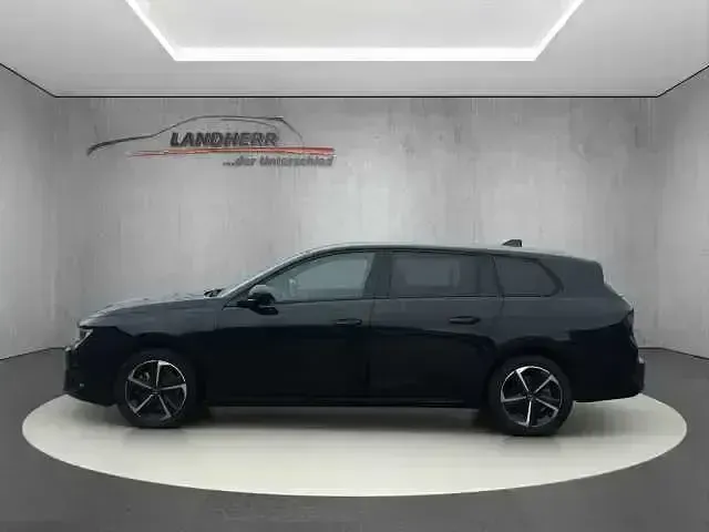 Używany Opel Astra 131 KM (96 kW) 2024 Czarny Kombi