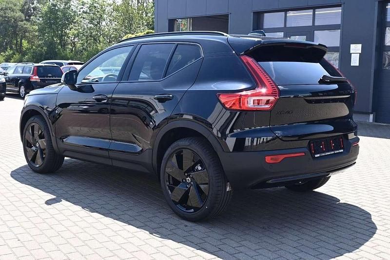 Gebraucht Volvo XC40 Plus 163 PS (119 kW) 2024 Schwarz SUV
