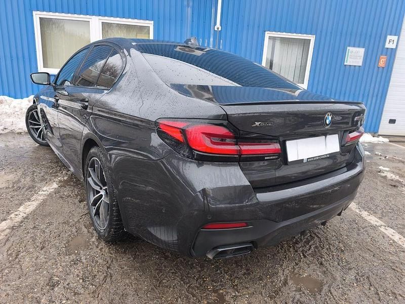 Gebraucht BMW M550 530 PS (389 kW) 2021 Grau Limousine