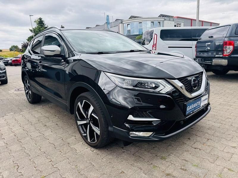 Schwarz Gebraucht 2018 Nissan Qashqai Tekna SUV | 16.770 € (Etwas zu teuer) - Bild 1/4