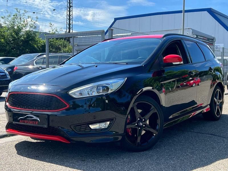Second-hand Ford Focus ST-Line 150 CP (110 kW) 2016 Negru Berlinǎ