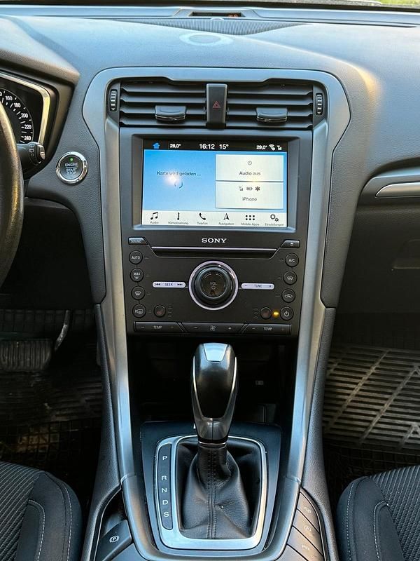 Używany Ford Mondeo 150 KM (110 kW) 2018 Srebrny Kombi