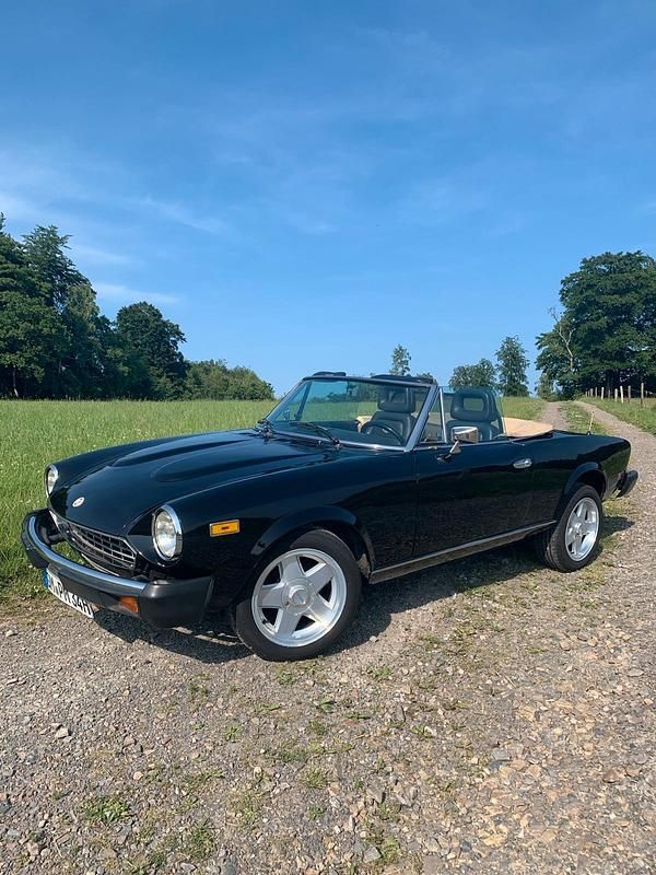 Schwarz Gebraucht 1979 Fiat 124 Cabrio | 12.900 € - Bild 1/4