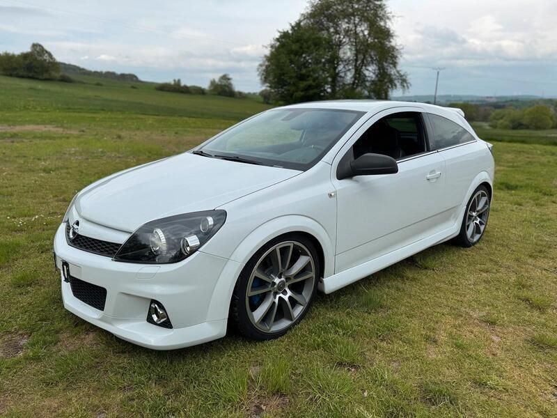 Weiß Gebraucht 2008 Opel Astra Edition Kleinwagen | 10.000 € - Bild 1/4