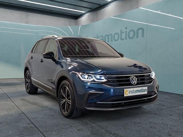 Blau Gebraucht 2021 VW Tiguan United SUV | 26.790 € (Etwas zu teuer) - Bild 1/2