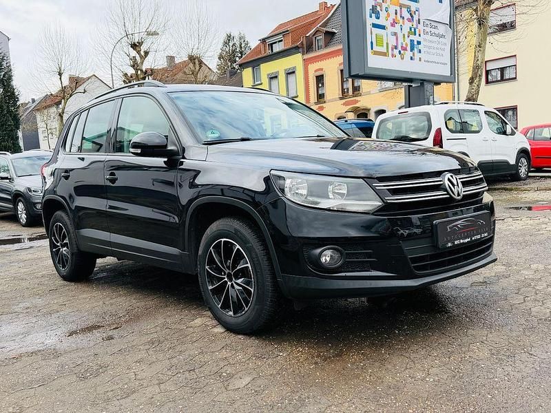 Gebraucht VW Tiguan Trendline 140 PS (102 kW) 2012 Schwarz SUV