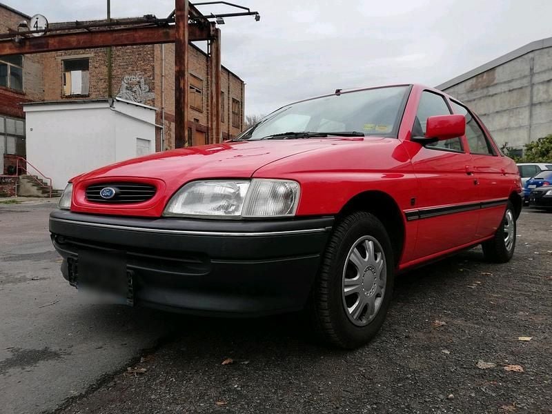 Gebraucht Ford Escort 90 PS (66 kW) 1993 Rot Limousine