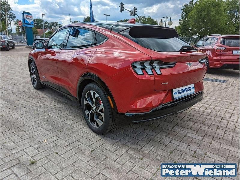 Gebraucht Ford Mustang Mach-E 197 kW (269 PS) 2022 Rot SUV
