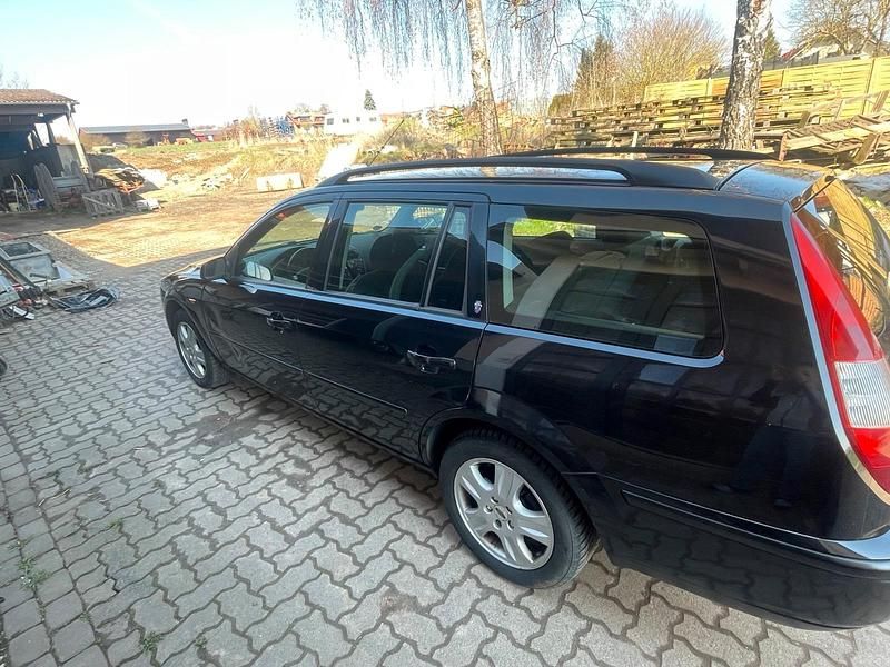 Gebraucht Ford Mondeo 125 PS (91 kW) 2002 Schwarz Kombi