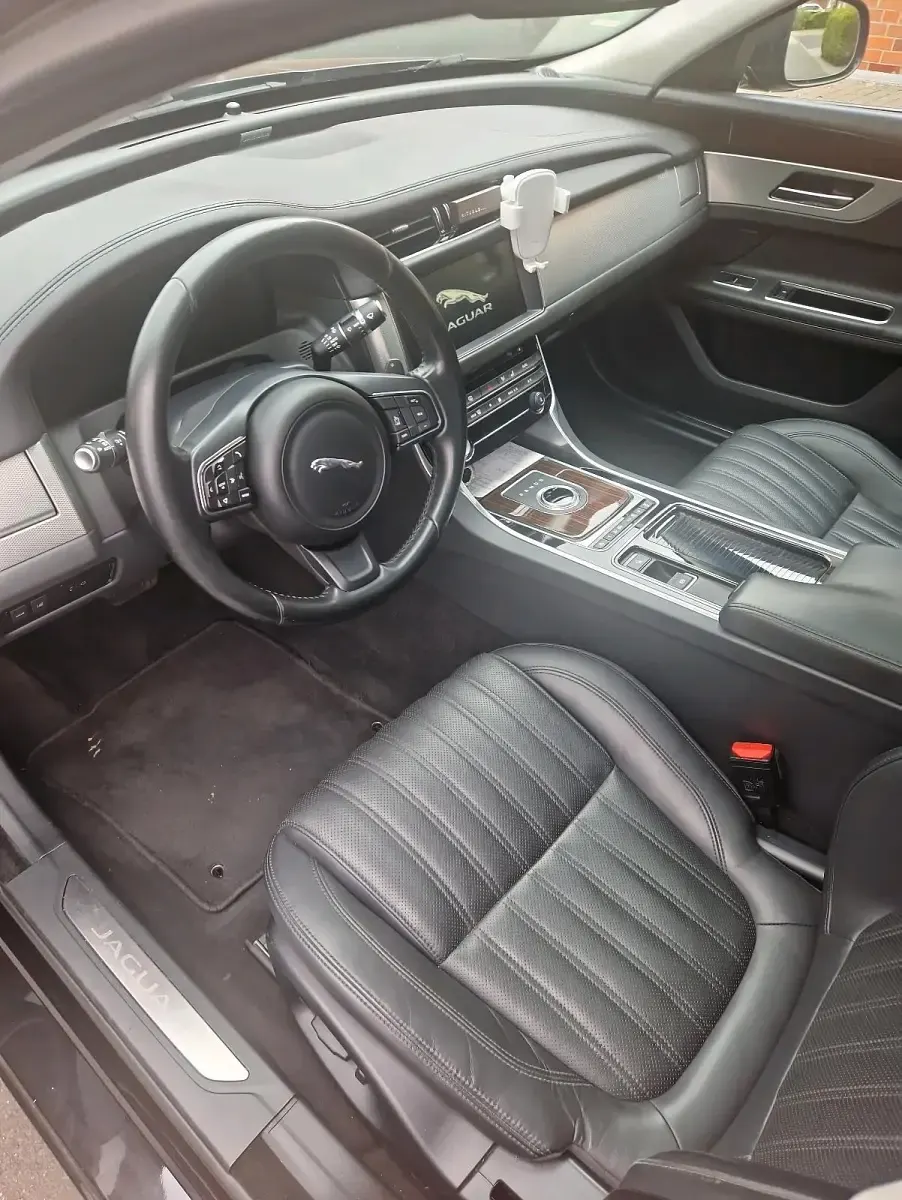 Gebraucht Jaguar XF 300 PS (220 kW) 2017 Schwarz Limousine