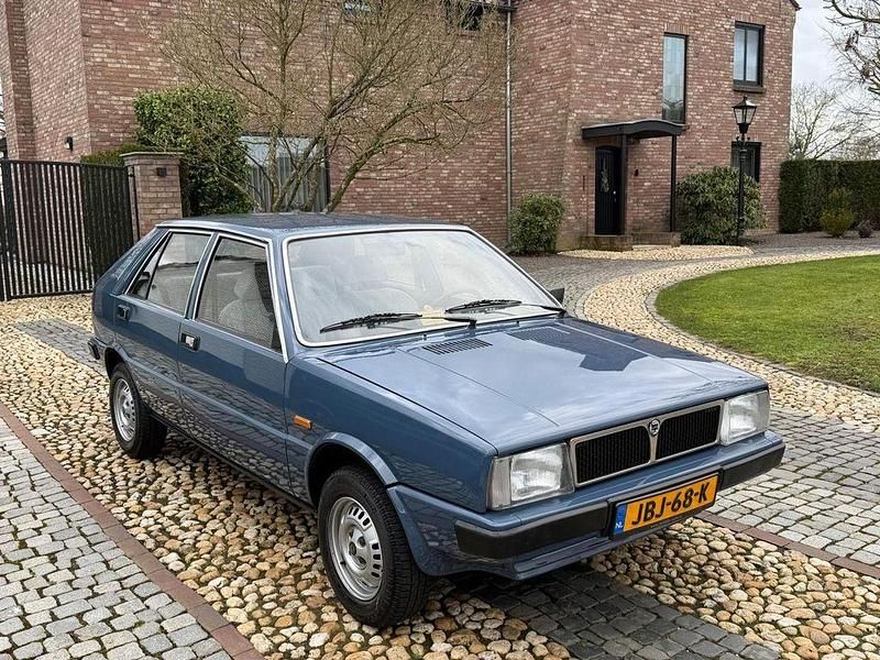 Gebraucht Lancia Delta 75 PS (55 kW) 1980 Blau Kleinwagen