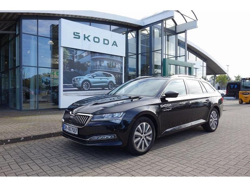 Schwarzmagic perleffekt schwarzmagic perleffekt Gebraucht 2023 Skoda Superb Style Kombi | 34.890 € (Etwas zu teuer) - Bild 1/4