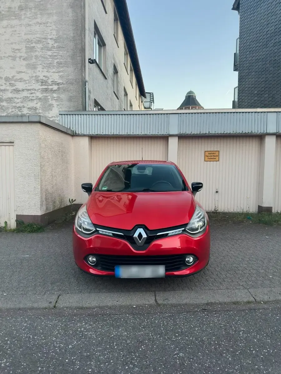 Gebraucht Renault Clio IV LIMITED Deluxe 120 PS (88 kW) 2015 Kleinwagen