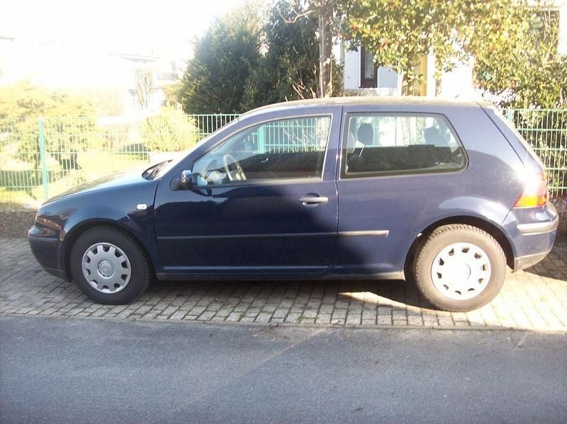 Gebraucht VW Golf IV 75 PS (55 kW) 2000 Blau Limousine