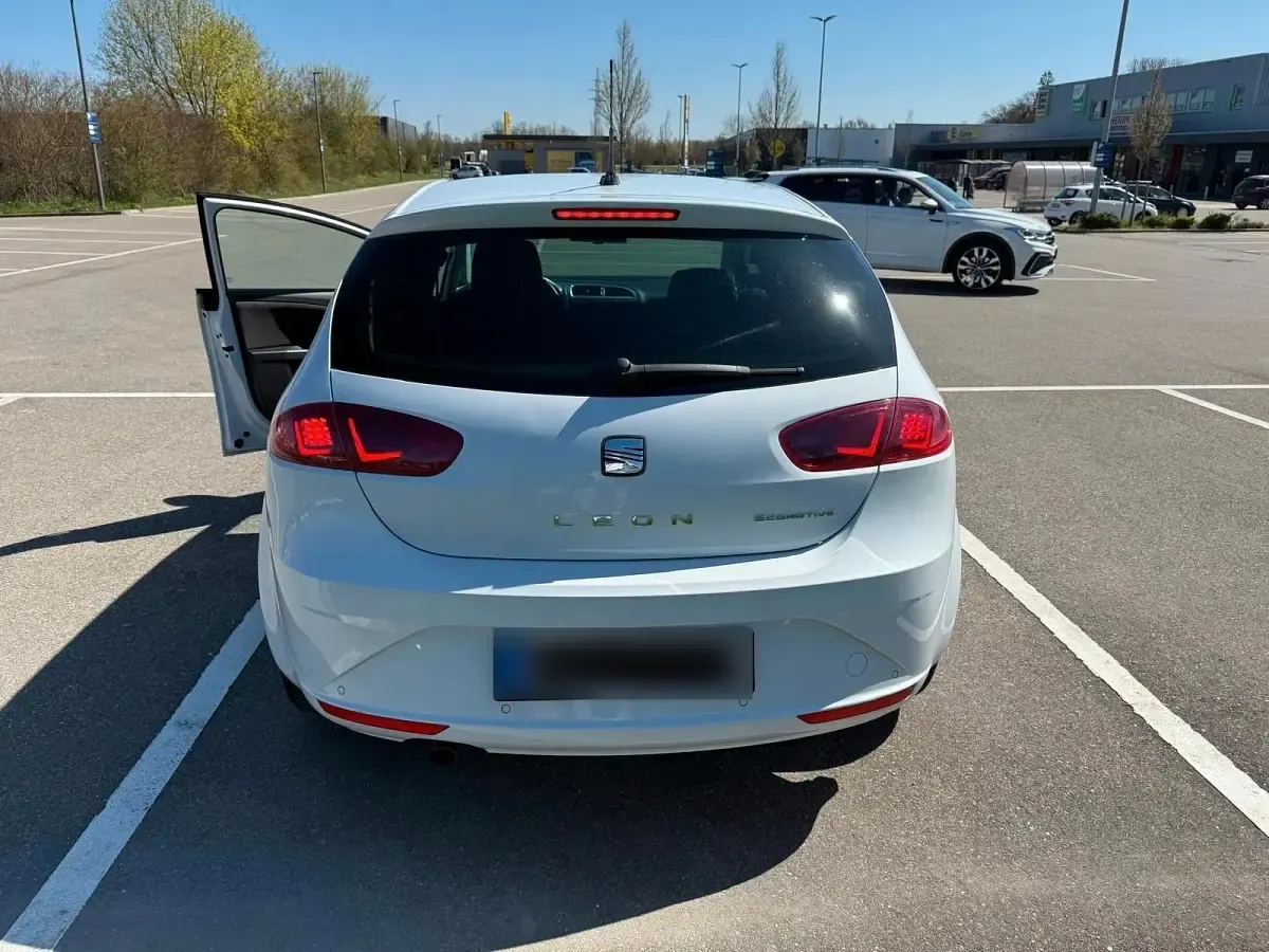 Second-hand Seat Leon 105 CP (77 kW) 2012 Alb Hatchback