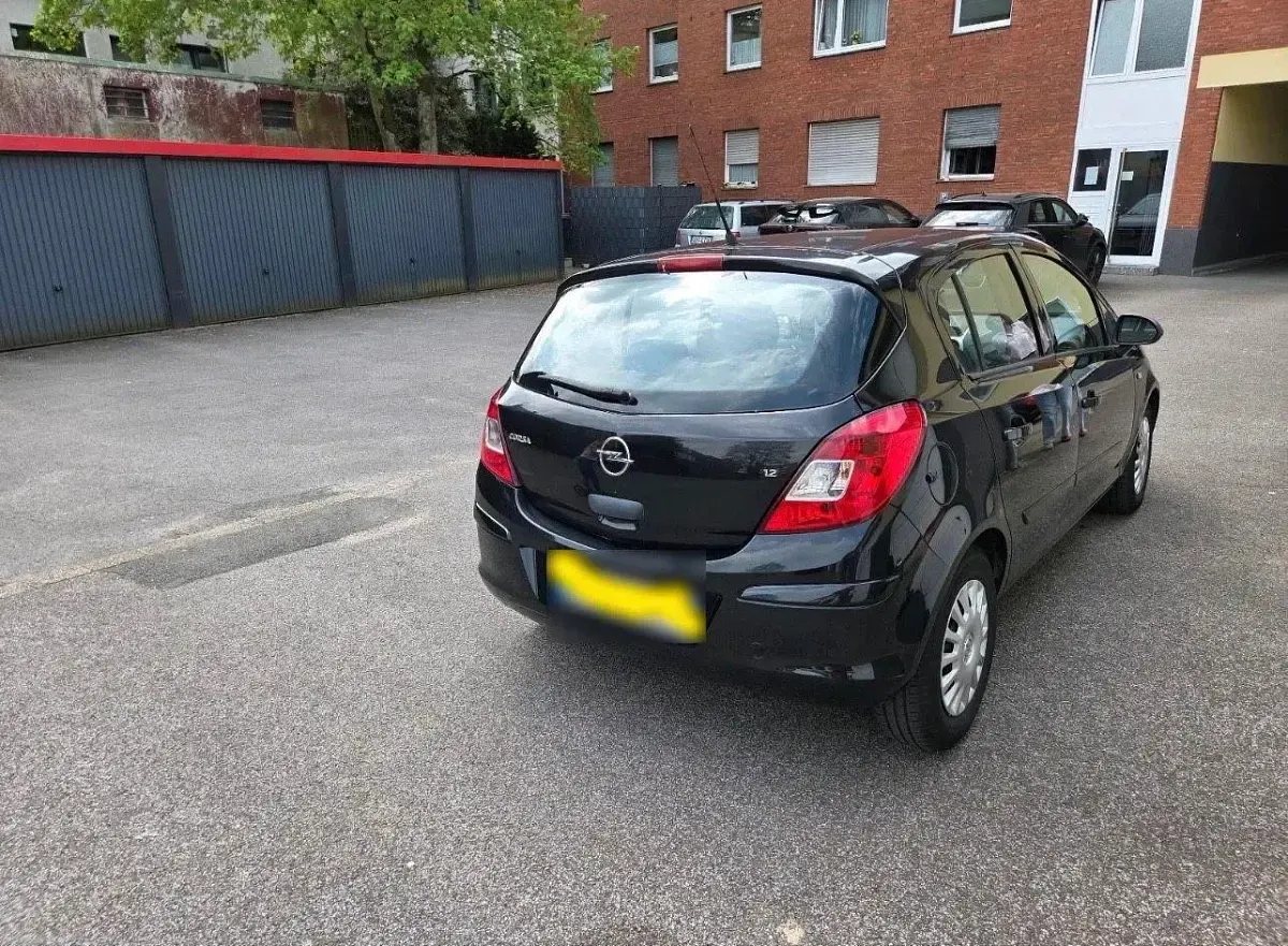 Używany Opel Corsa 80 KM (58 kW) 2007 Czarny Hatchback
