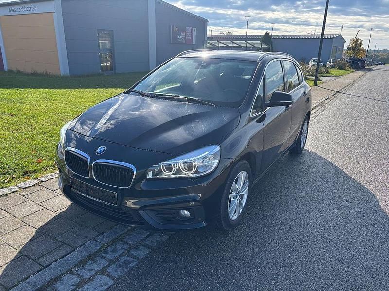 Schwarz Gebraucht 2015 BMW 218 Basis Kombi | 7.699 € (Superpreis) - Bild 1/4
