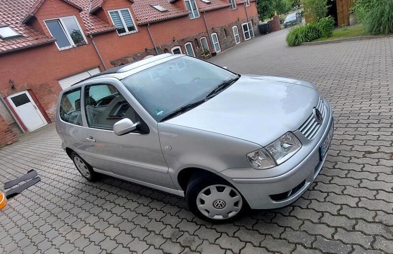 Silber Gebraucht 2001 VW Polo Kleinwagen | 2.500 € (Etwas zu teuer) - Bild 1/4
