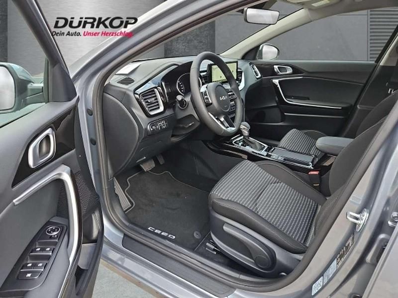 Second-hand Kia Ceed 140 CP (102 kW) 2025 Argintiu Hatchback