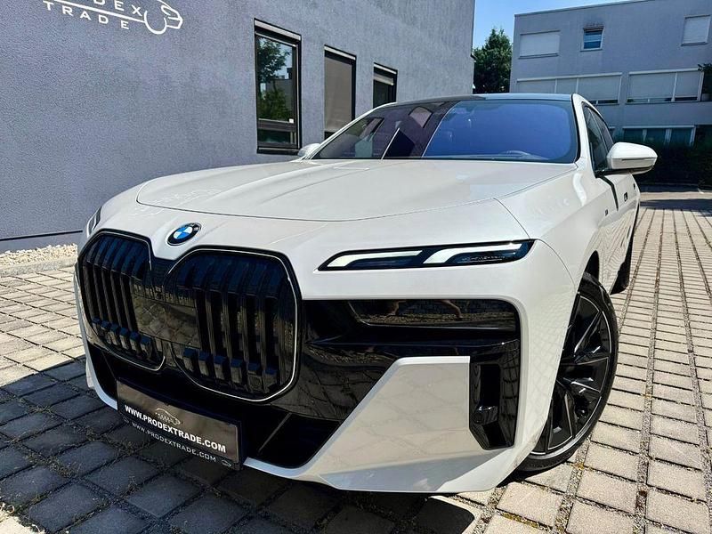 Mineralweiss metallic Gebraucht 2024 BMW 740 M Sport Limousine | 104.720 € (Superpreis) - Bild 1/4