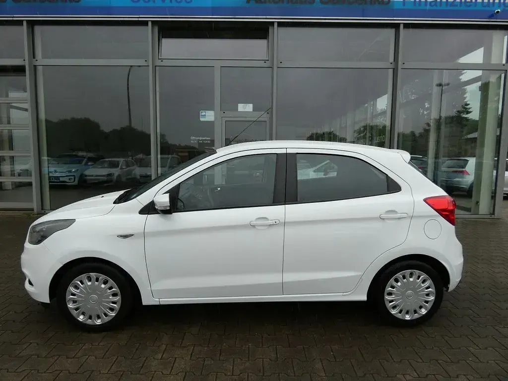 Gebraucht Ford Ka Plus 86 PS (63 kW) 2018 Weiß Kleinwagen