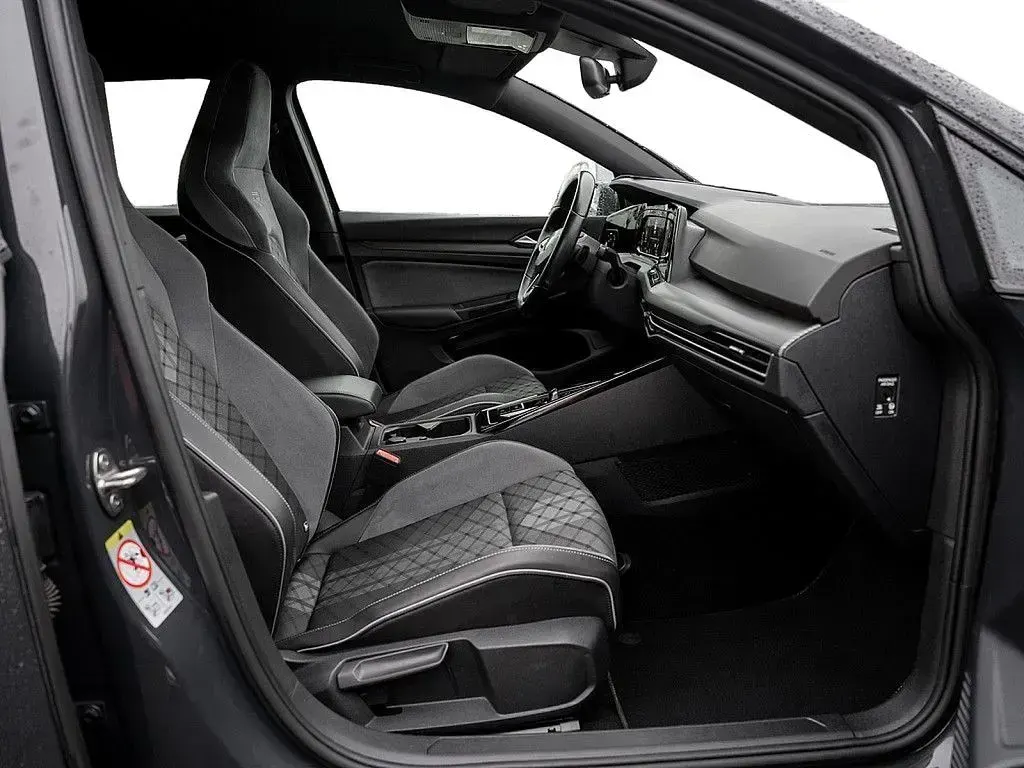Gebraucht VW Golf VIII R-line 150 PS (110 kW) 2022 Uranograu Kombi