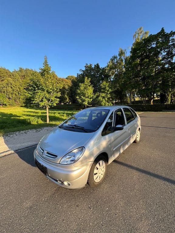 Silber Gebraucht 2003 Citroën Xsara Picasso Exclusive Van / Kleinbus | 1.950 € (Superpreis) - Bild 1/4