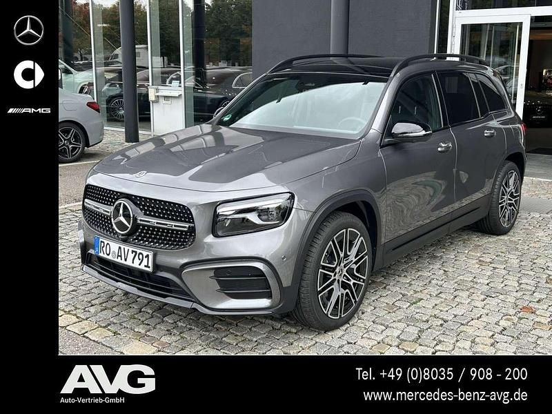 Grau Gebraucht 2025 Mercedes GLB220 AMG line SUV | 52.500 € (Fairer Preis) - Bild 1/4