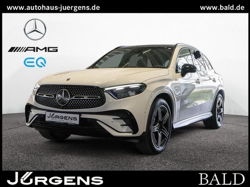 Schwarz unilack schwarz Gebraucht 2025 Mercedes GLC300 AMG SUV | 62.460 € (Superpreis) - Bild 1/4