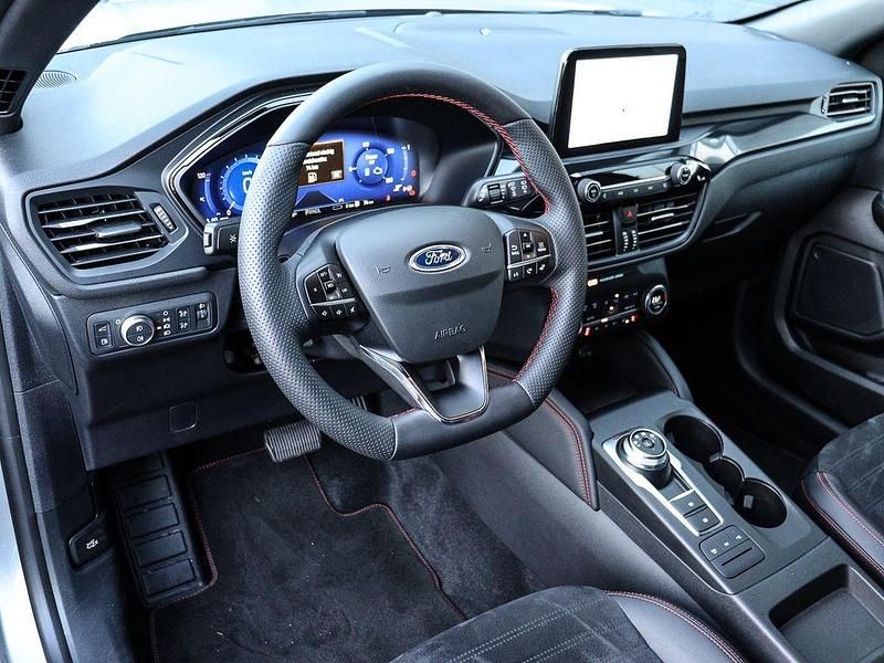 Gebraucht Ford Kuga ST-Line X 224 PS (164 kW) 2022 Solar silver SUV