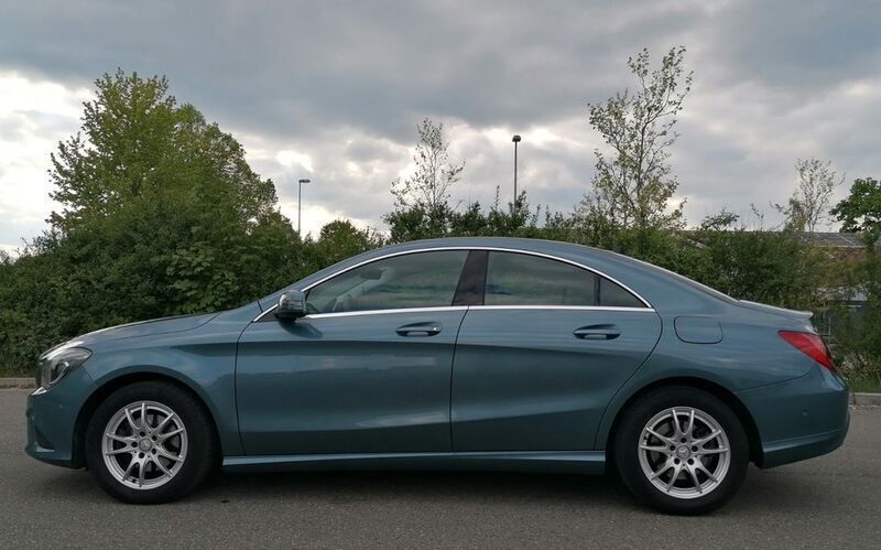 Blau Gebraucht 2013 Mercedes CLA180 Limousine | 17.500 € (Fairer Preis) - Bild 1/4
