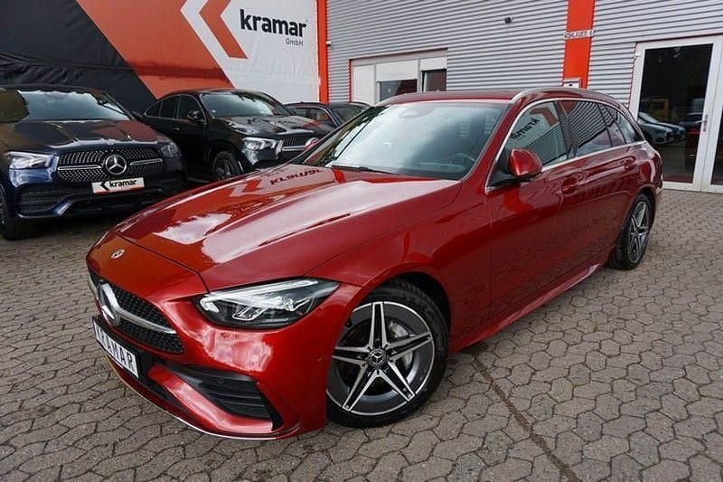 Rot Gebraucht 2022 Mercedes C220 AMG line Limousine | 29.490 € (Superpreis) - Bild 1/4
