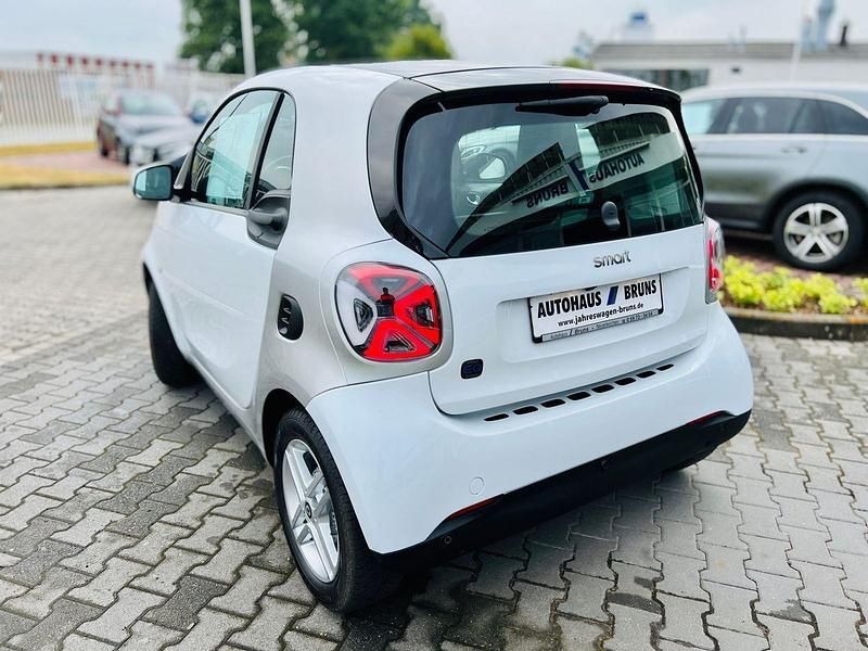 Gebraucht Smart ForTwo Coupé Exclusive 60 kW (82 PS) 2021 Weiß Kleinwagen