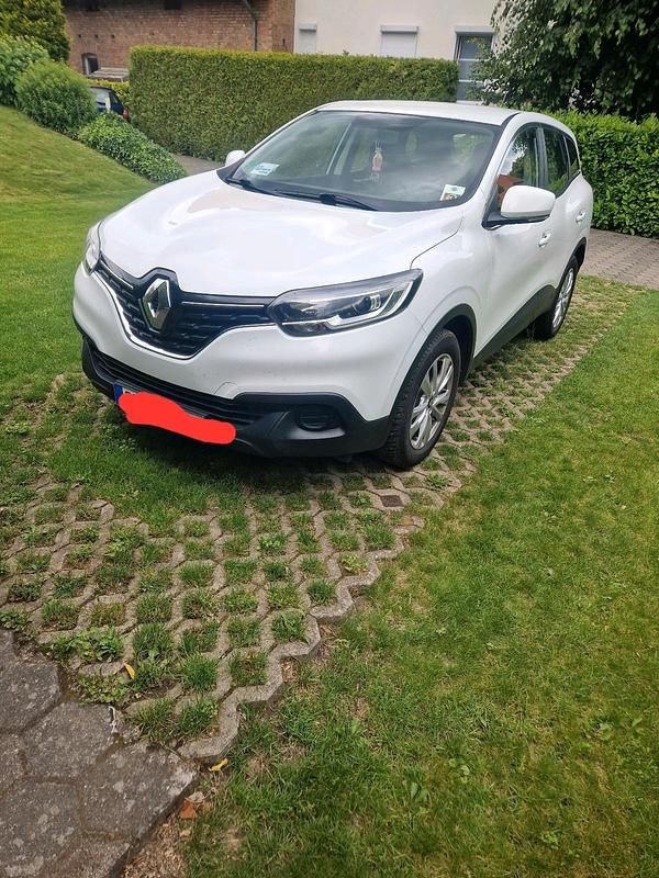Weiß Gebraucht 2016 Renault Kadjar SUV | 8.555 € (Fairer Preis) - Bild 1/4