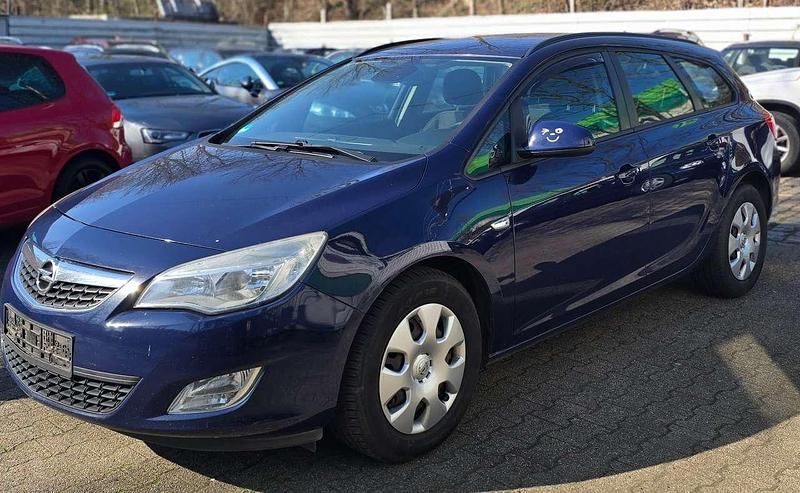 Gebraucht Opel Astra Edition 110 PS (80 kW) 2012 Royal blau (s2) Kombi