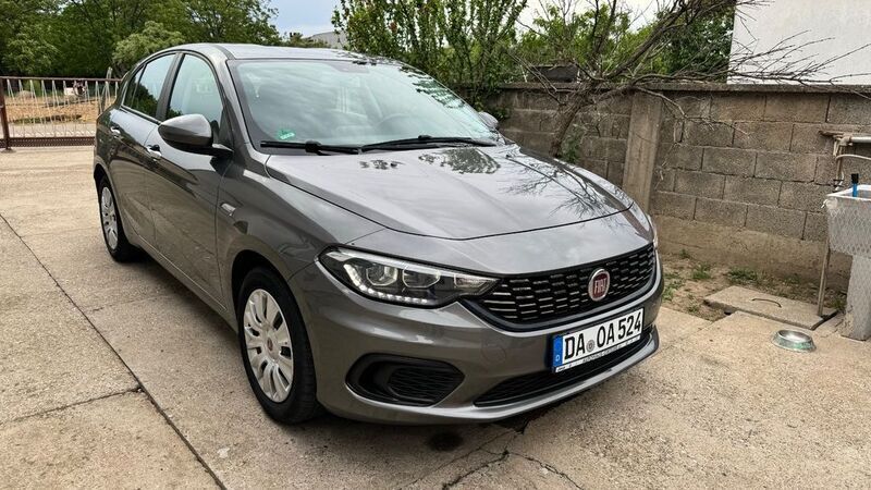 Grau Gebraucht 2018 Fiat Tipo Limousine | 9.200 € (Guter Preis) - Bild 1/4